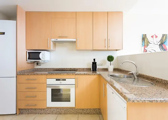 Vista Al Faro El Poris * 波里斯-德阿沃纳