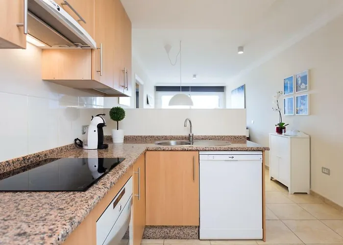 Vista Al Faro El Poris 波里斯-德阿沃纳