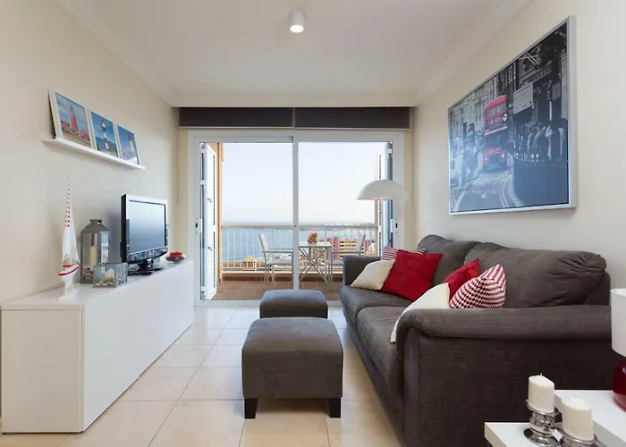 Vista Al Faro El Poris * 波里斯-德阿沃纳